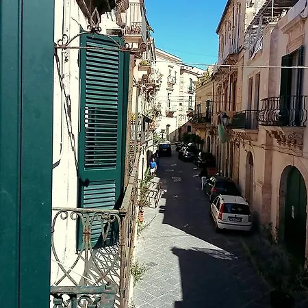 Nyaraló La Casa Di Adele Szirakúza